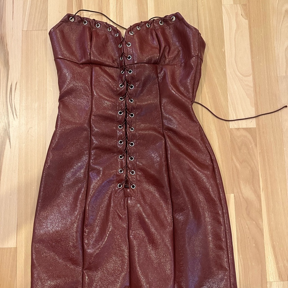 Elegant Burgundy Lace-Up Dress